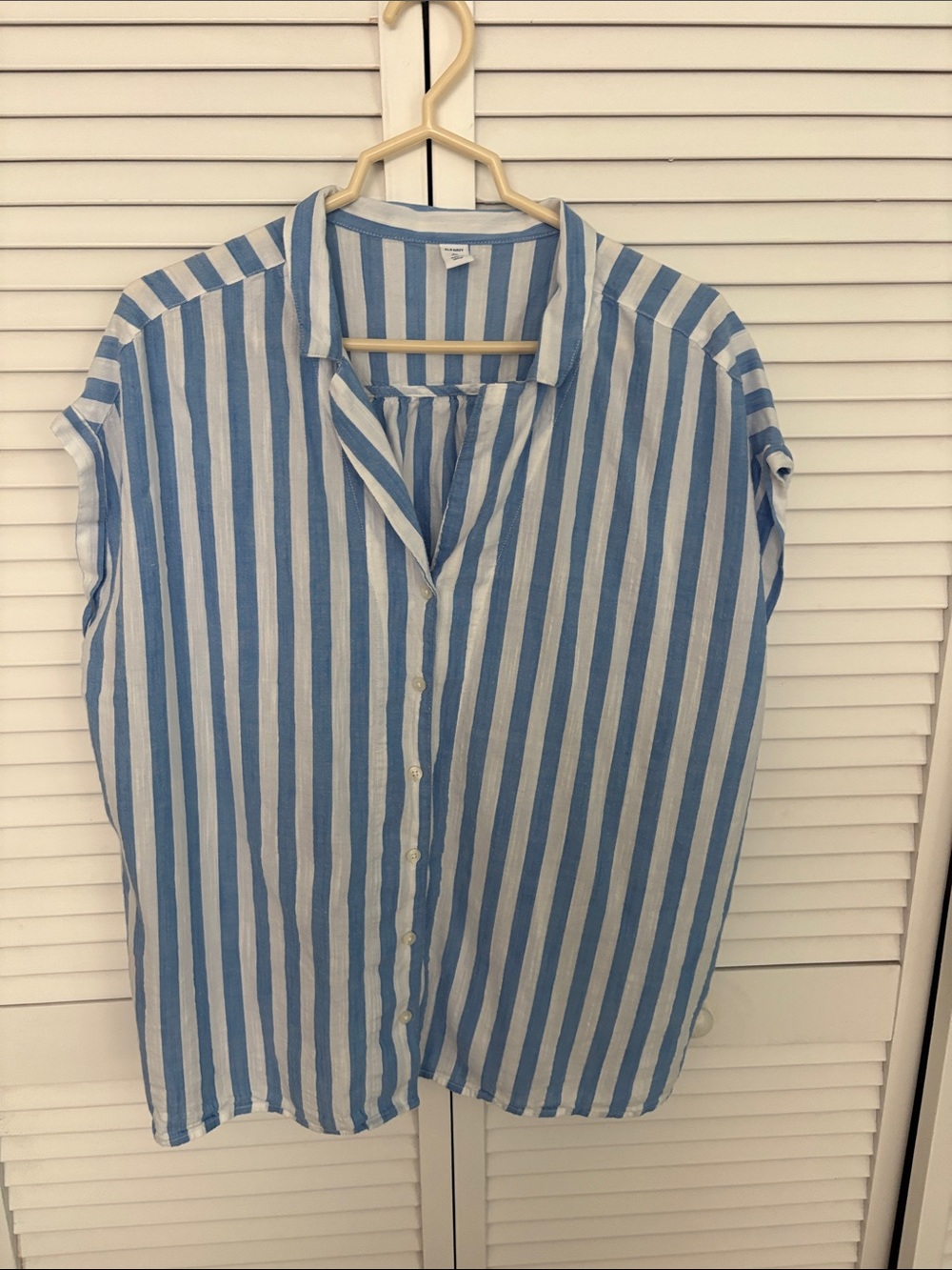 Old Navy Blue and White Vertical Stripe Button-Down Shirt 2X